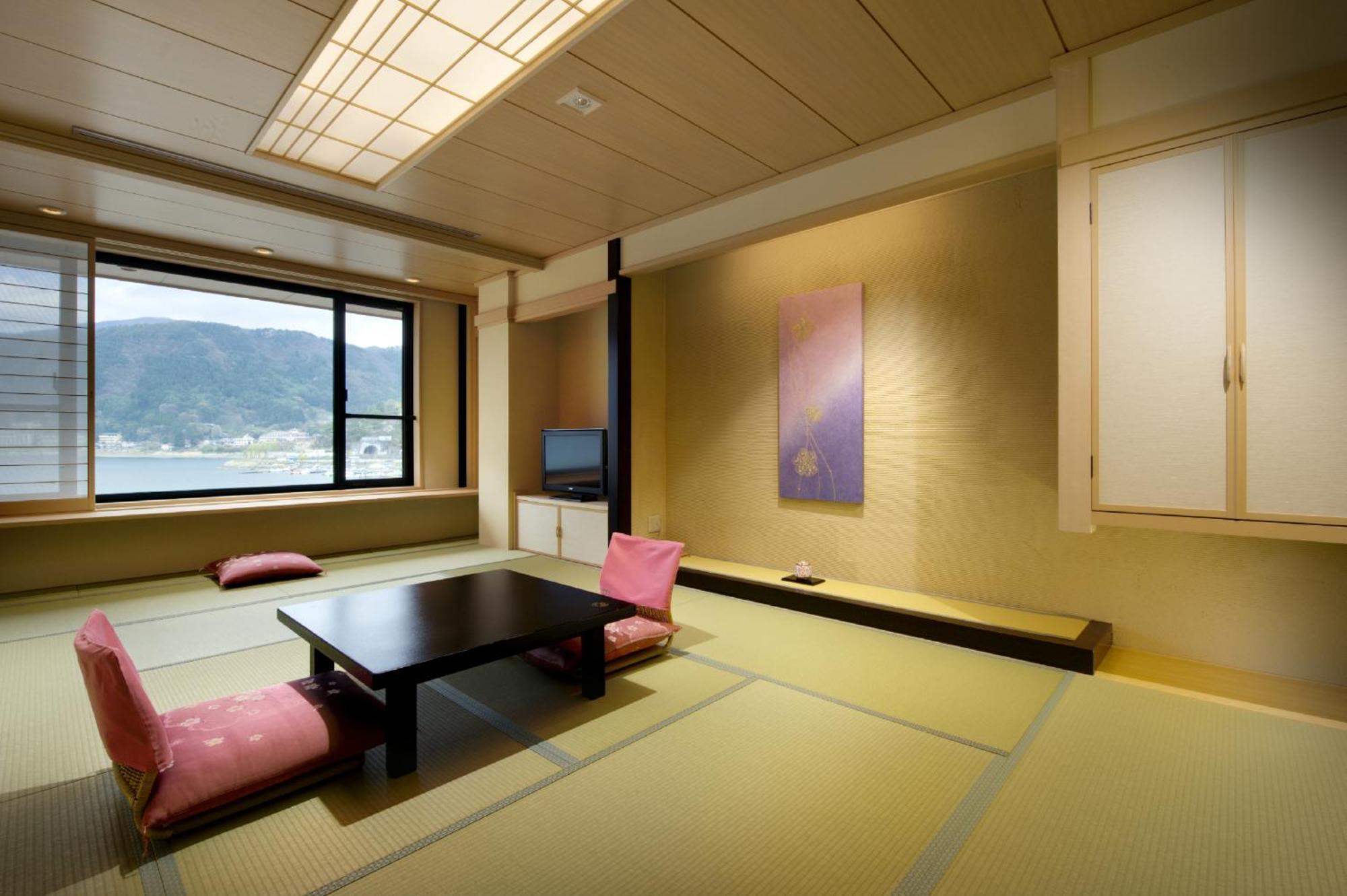 Fujikawaguchiko Onsen Konanso Hotel Kültér fotó A traditional Japanese room