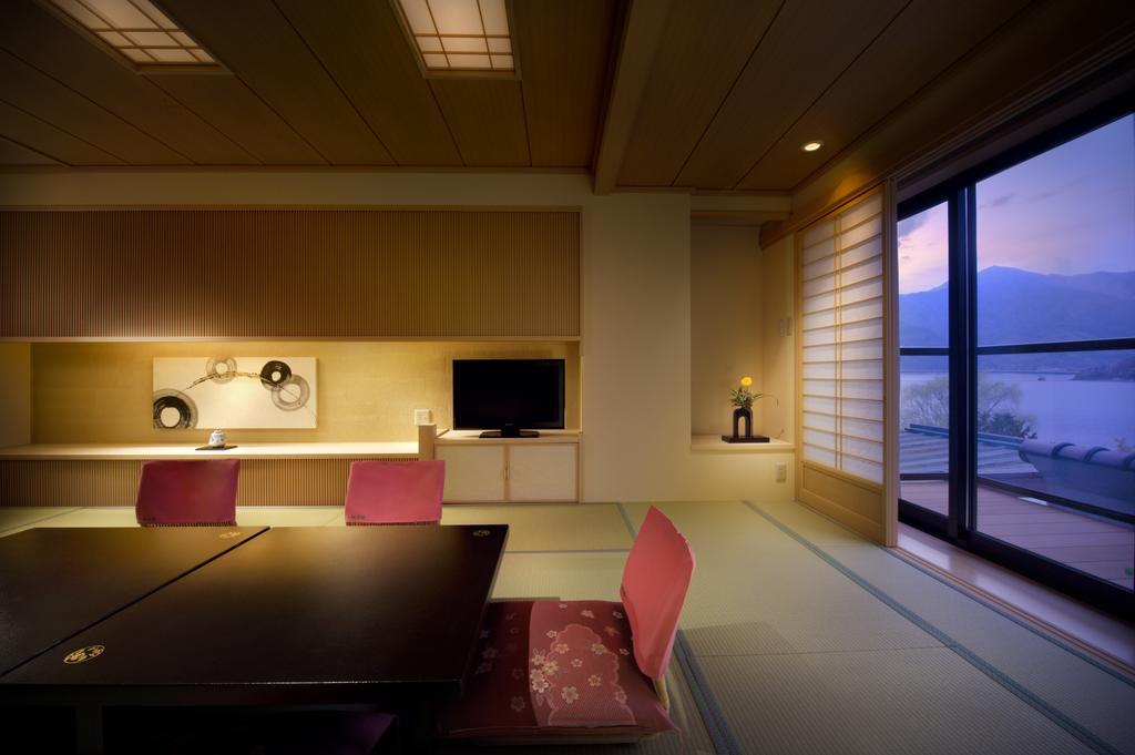Fujikawaguchiko Onsen Konanso Hotel Kültér fotó A room at the hotel