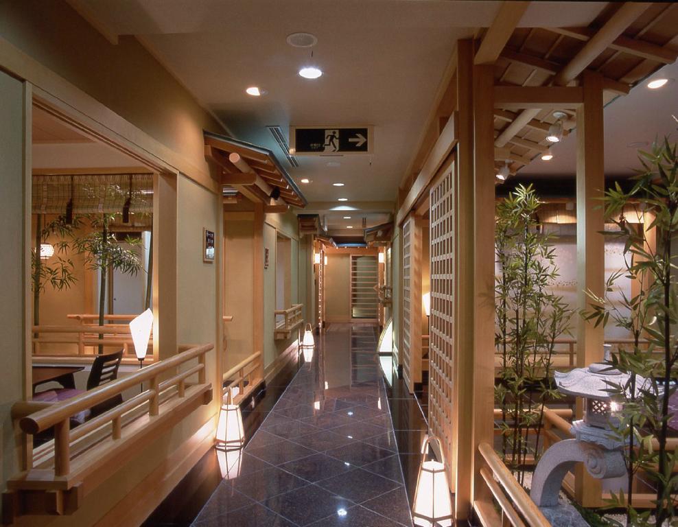 Fujikawaguchiko Onsen Konanso Hotel Kültér fotó A corridor in a ryokan