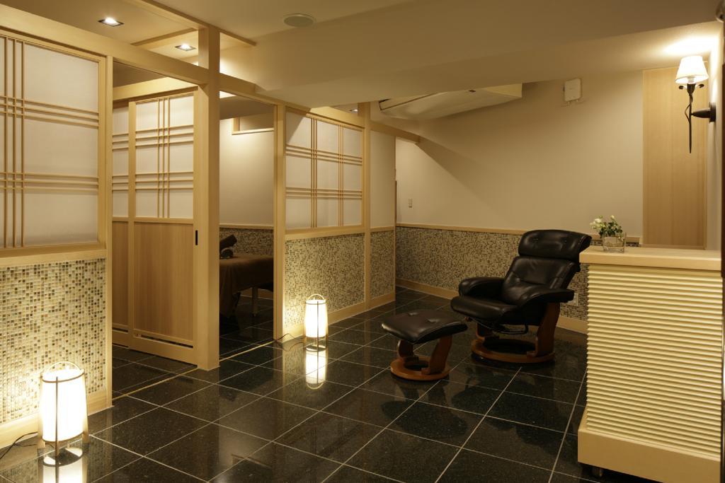 Fujikawaguchiko Onsen Konanso Hotel Kültér fotó A Japanese-style foot massage parlor