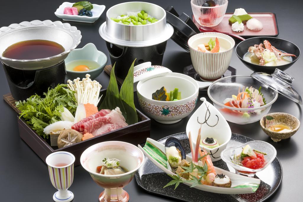 Fujikawaguchiko Onsen Konanso Hotel Kültér fotó A selection of Japanese cuisine